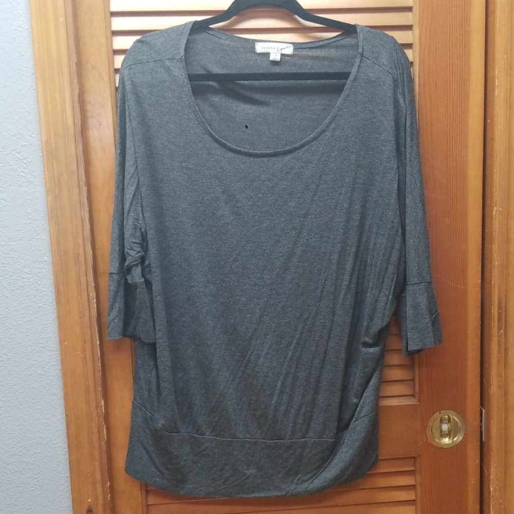 Scoop neck 1/2 sleeve top